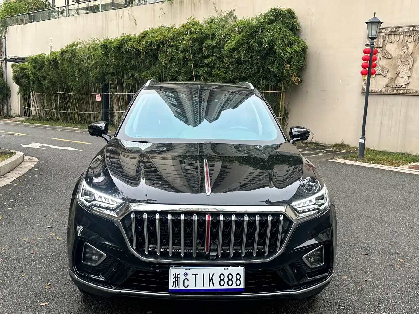 Hongqi HS5 2022 Facelift 2.0T Smart Flag Enjoyment Edition фото 2