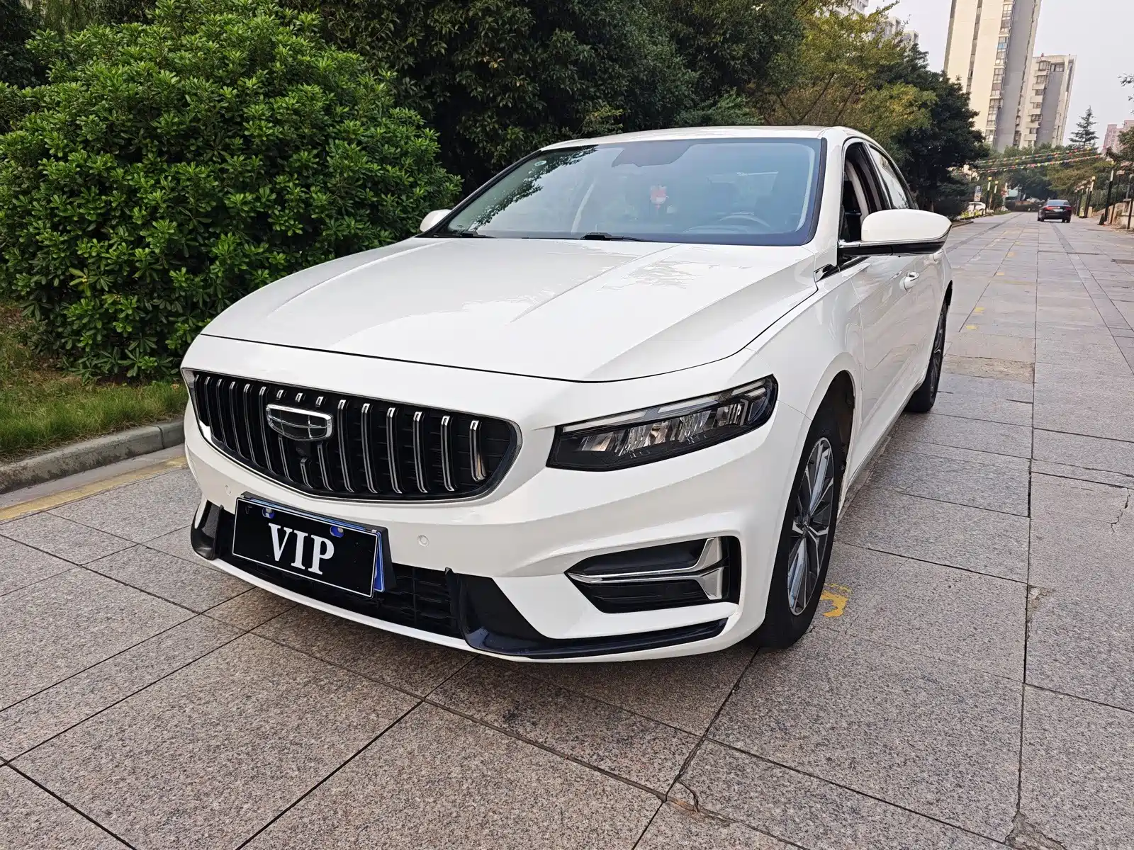 Фото 2 - Geely Preface