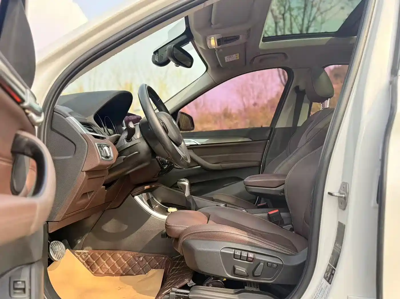 BMW X1 2019 xDrive20Li Premium Model фото 26