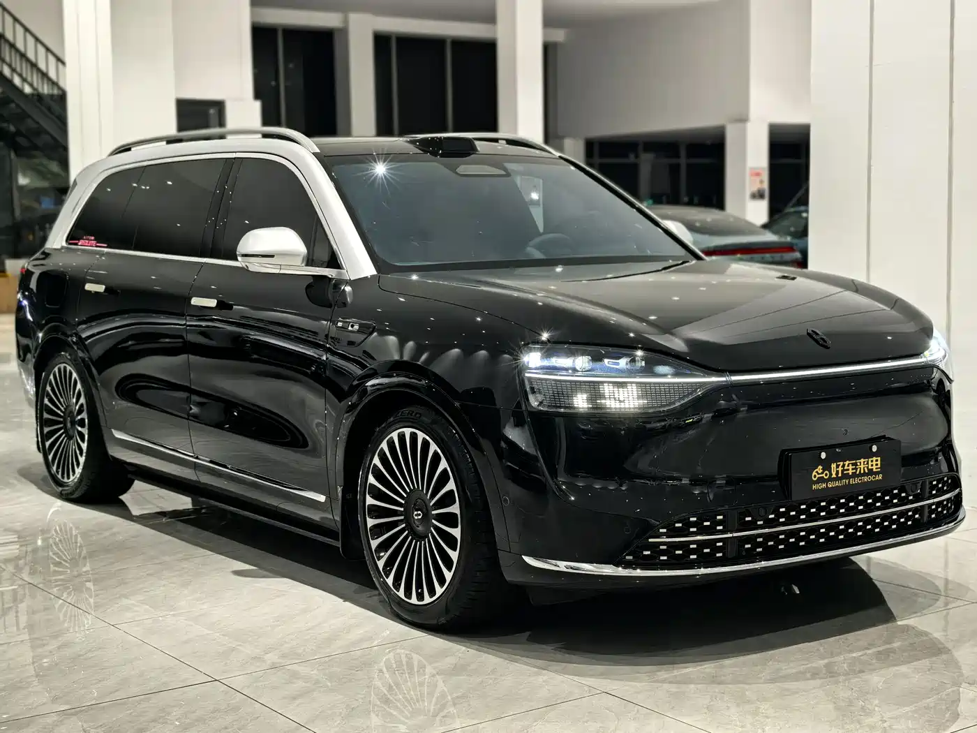 AITO Wenjie AITO M9 2024 Model Extended Range Ultra Edition 52kWh 5-Seater фото 3