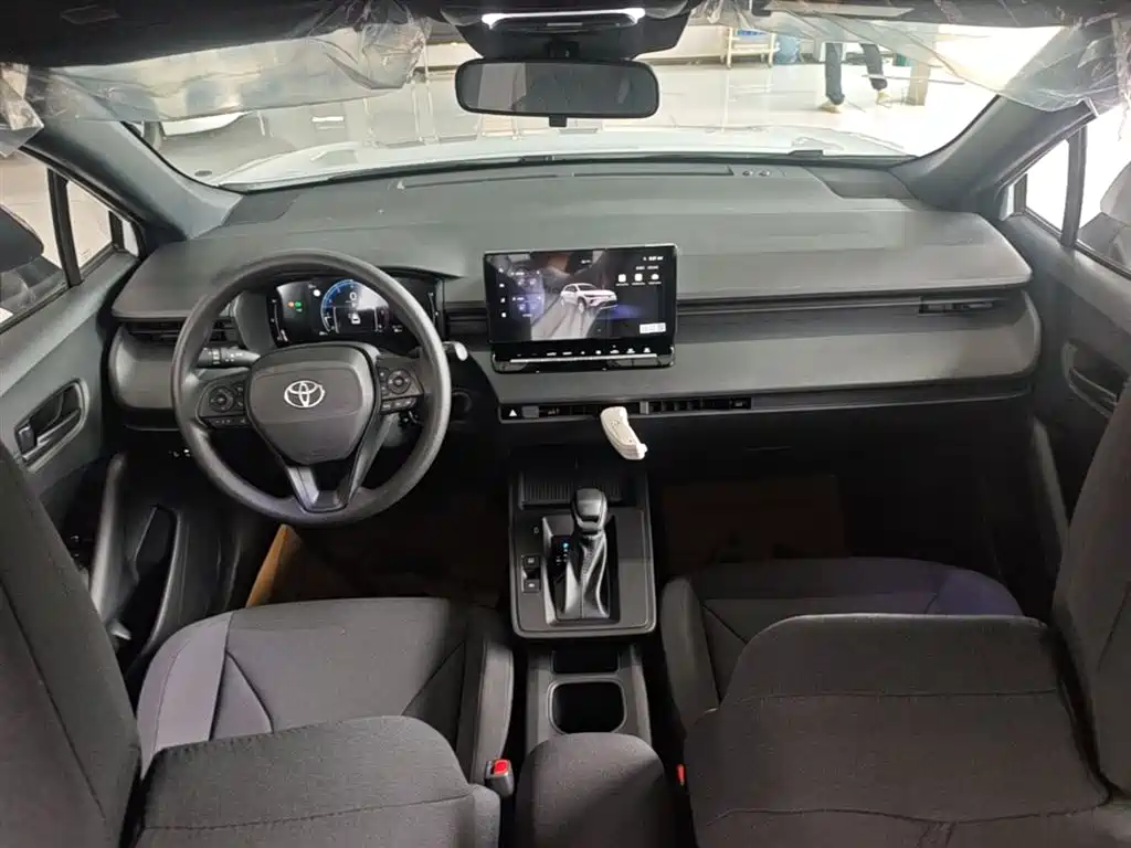 Toyota Corolla Cross 2025 2.0L Pioneer Edition фото 10