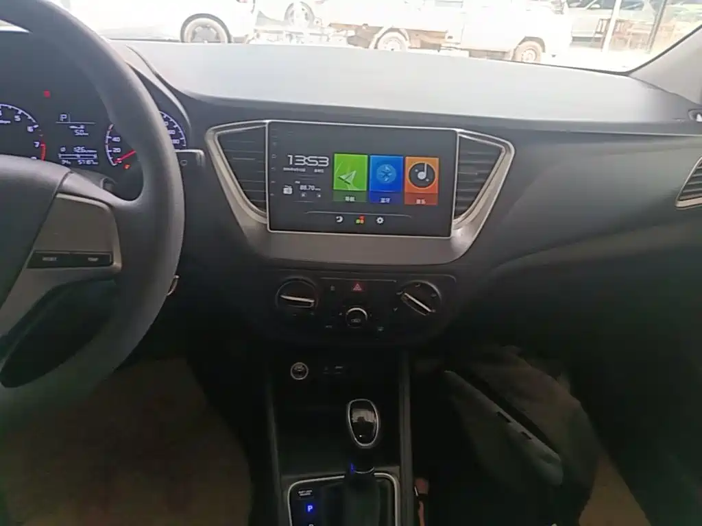 HYUNDAI ACCEPT