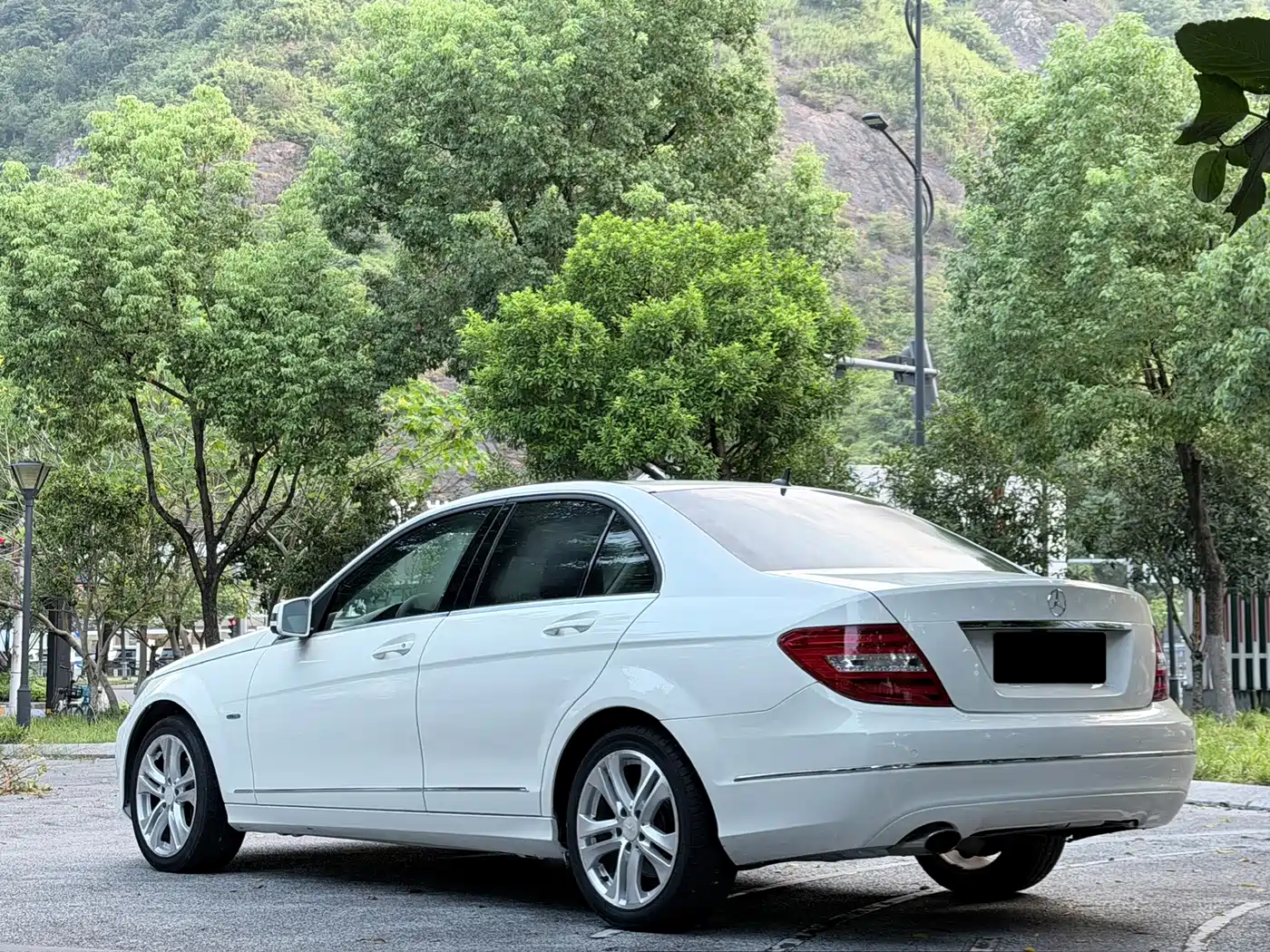 Photo 16 - Mercedes-Benz C-Class