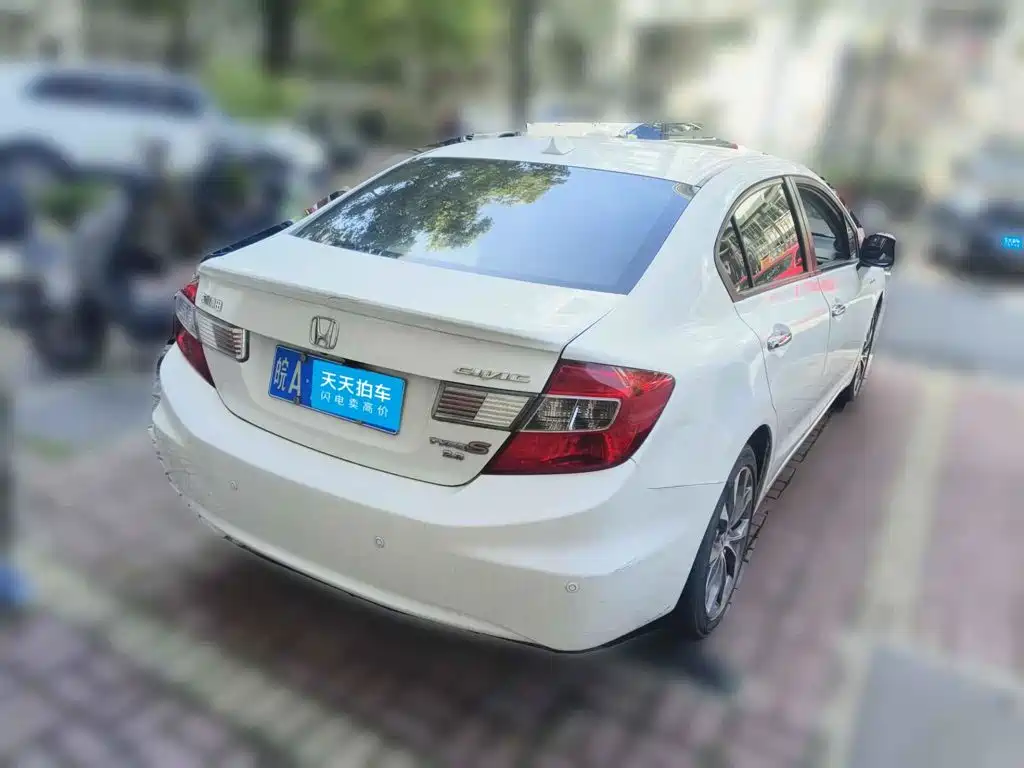 Фото 2 - Honda Civic
