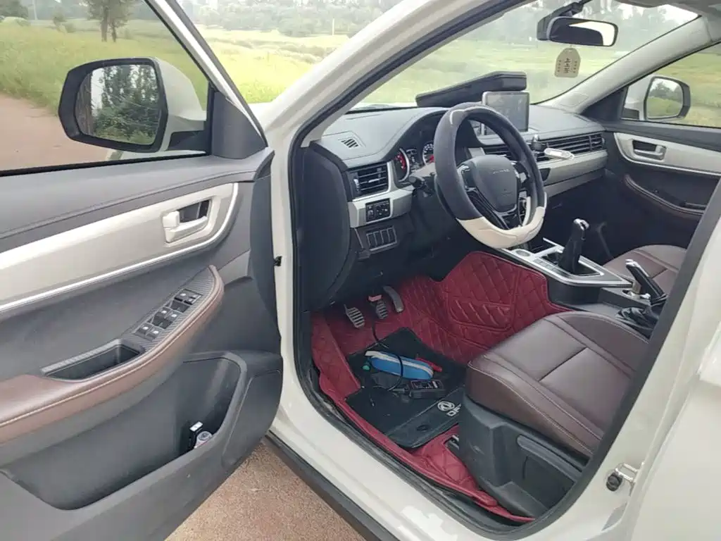 Dongfeng Fengxing Fengxing T5 2023 2023 Golden Age 1.6L Manual Dream Builder 5-Seater