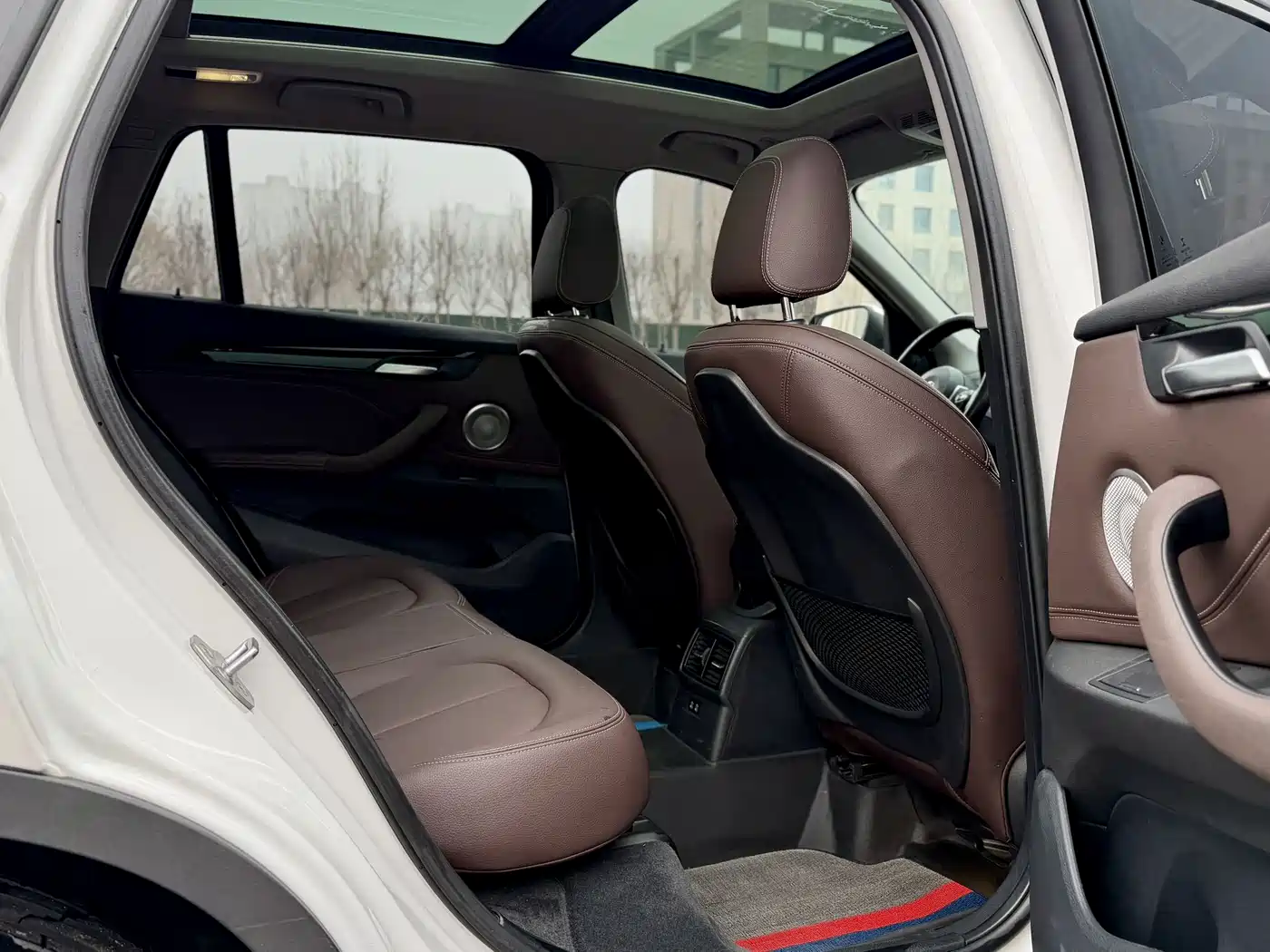 BMW X1 2022 sDrive25Li Leading фото 12