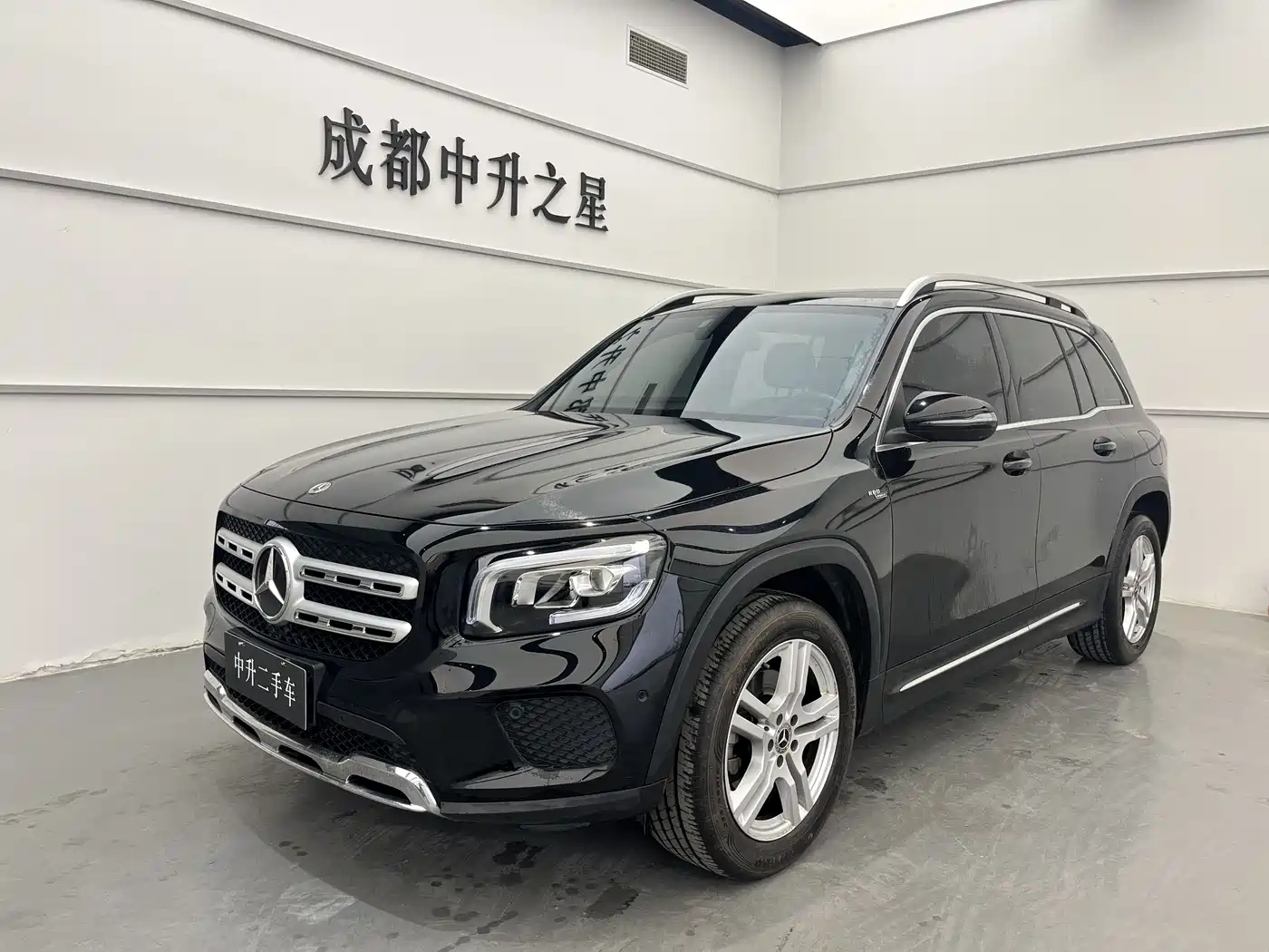 MERCEDES-BENZ GLB