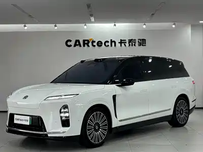 NIO ES8