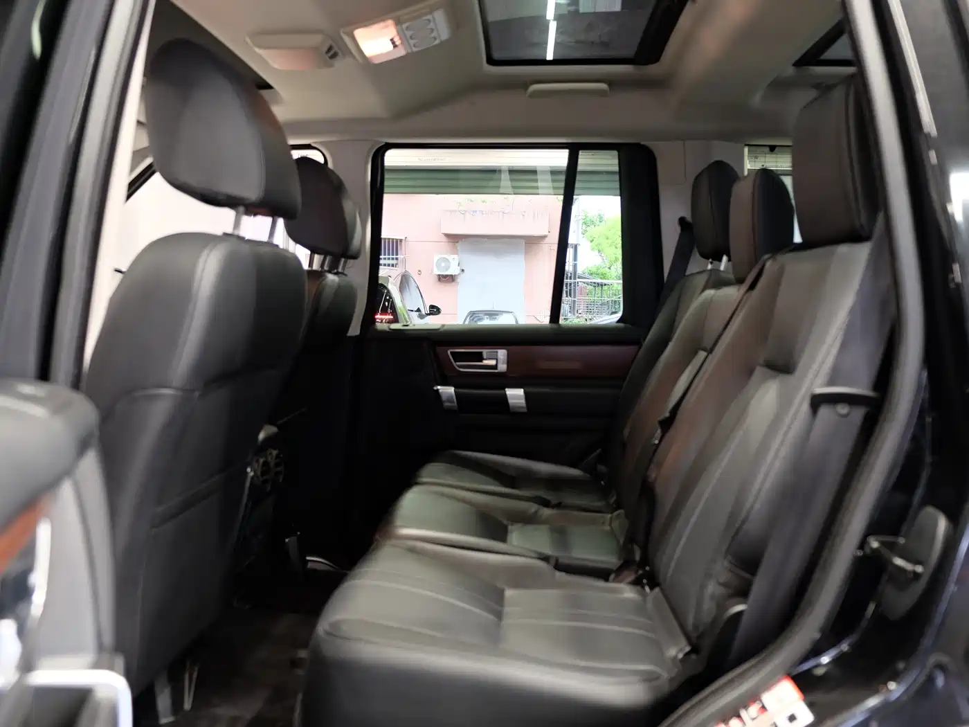 Land Rover Discovery 2015 3.0 SC V6 HSE Luxury фото 18