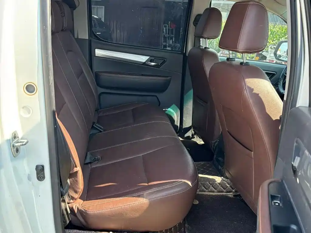 JAC Motors JAC T8 2018 2018 Model 2.0T Diesel 2WD Luxury Large Double HFC4DB2-1D1