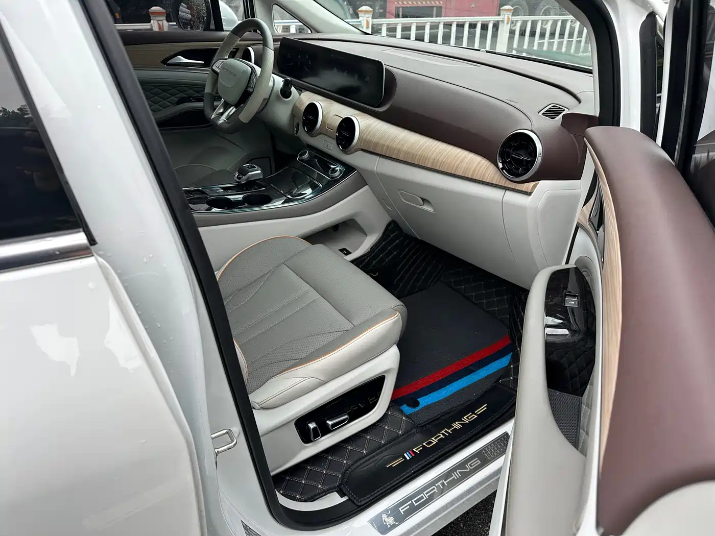 Dongfeng Fengxing Fengxing Yacht 2023 2022 1.5T DCT Moon Chaser Edition