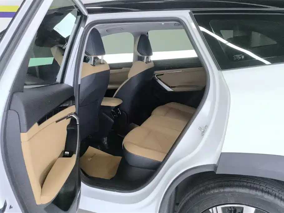 GEELY AUTOMOBILE BOYUE L