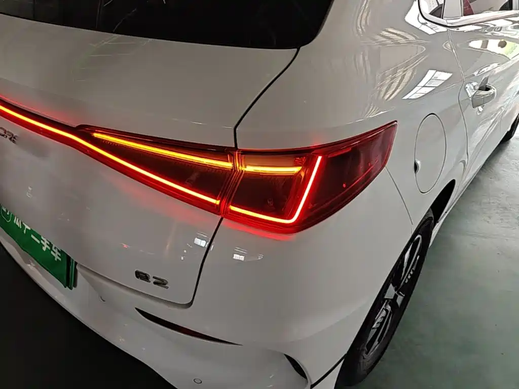 Photo 8 - BYD e2