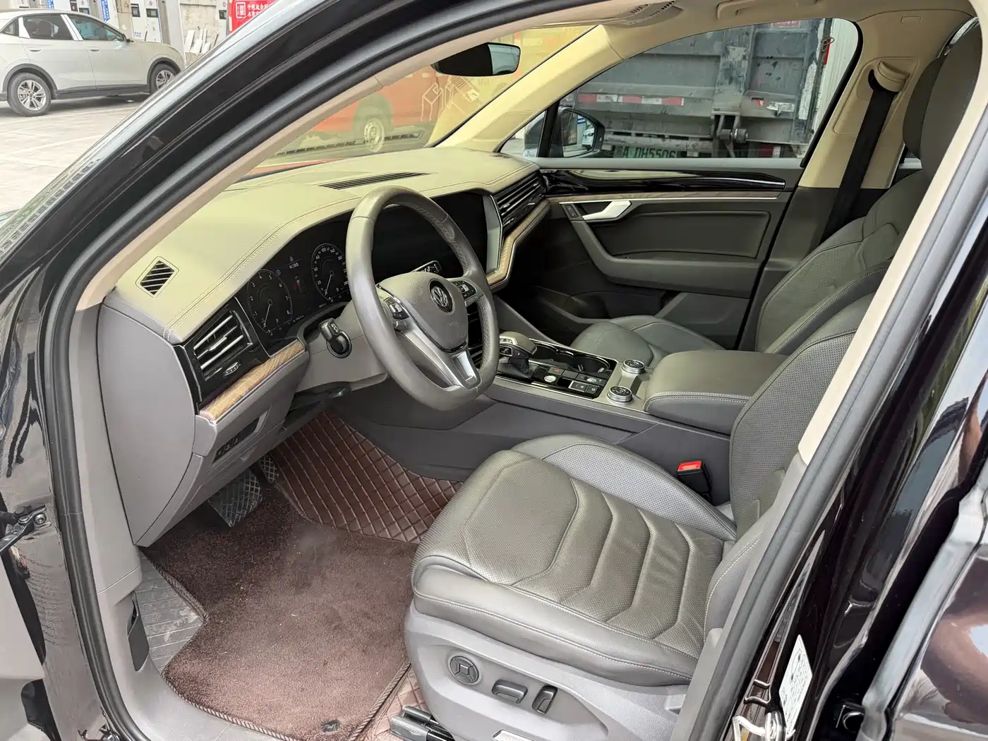 Volkswagen Touareg 2019 3.0TSI Sharp Edge Edition China VI фото 2