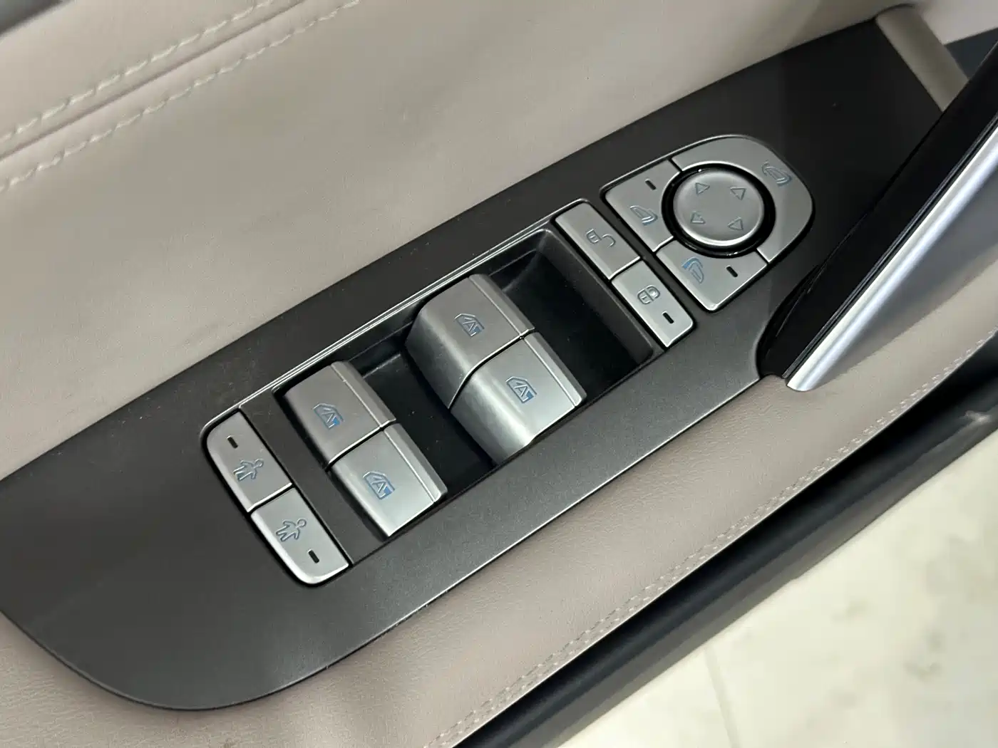 BYD Tang New Energy 2025 Smart Driving Edition DM-i 115KM Flagship фото 17