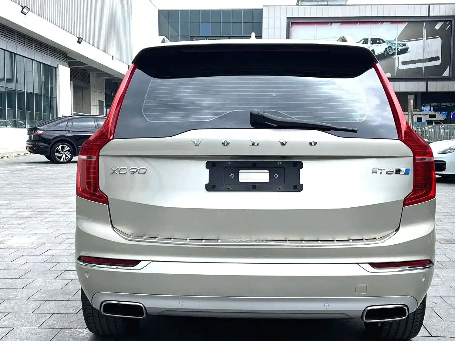 Фото 11 - Volvo XC90