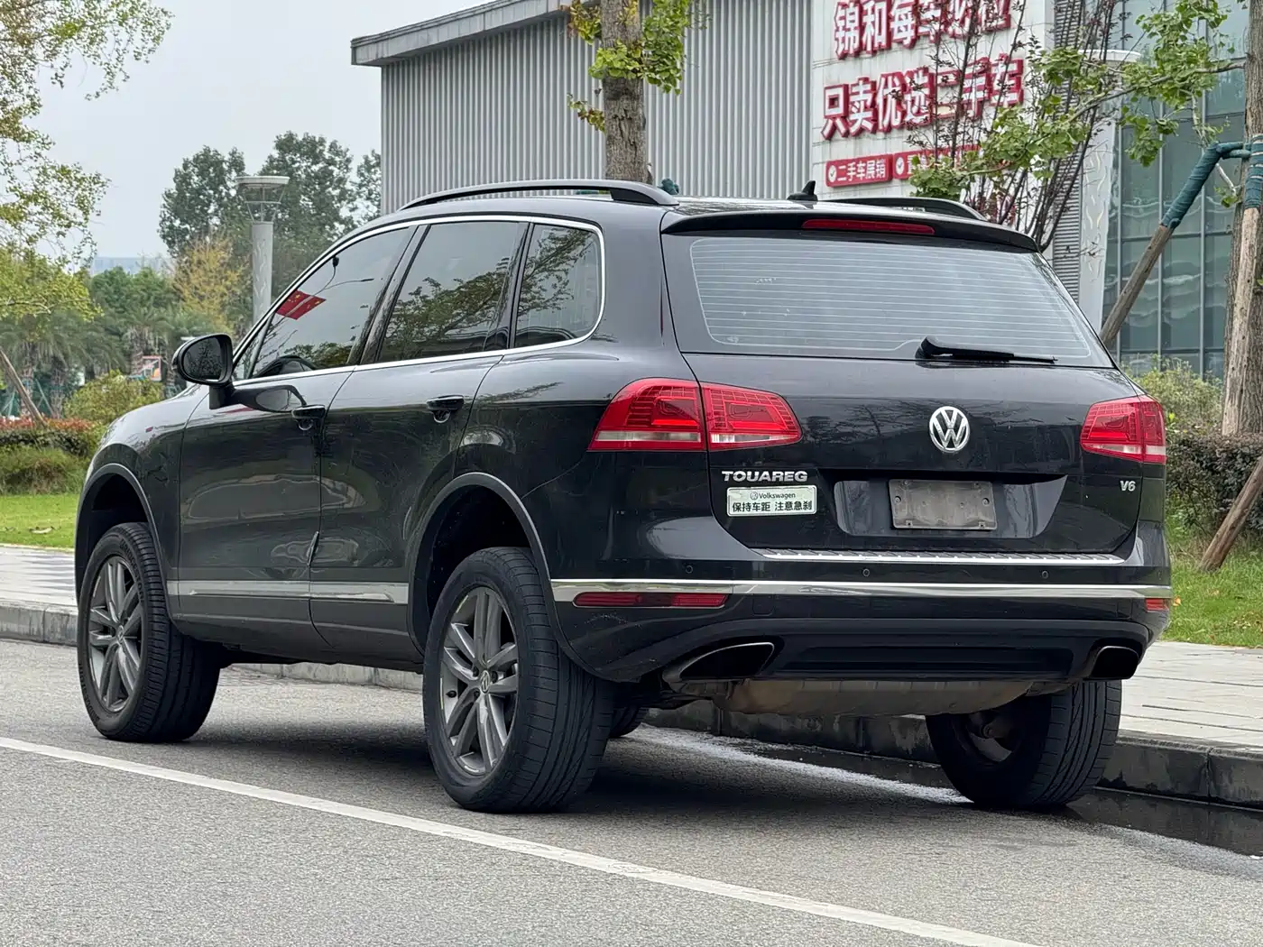 VOLKSWAGEN TOUAREG