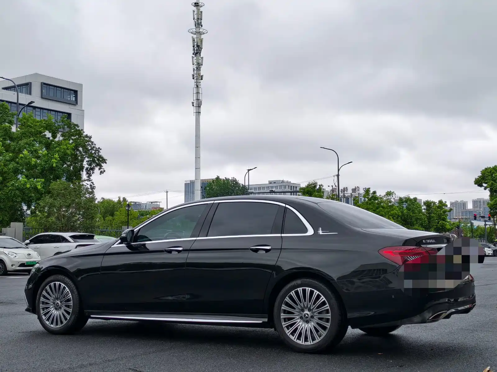 صورة 3 - Mercedes-Benz E-Class
