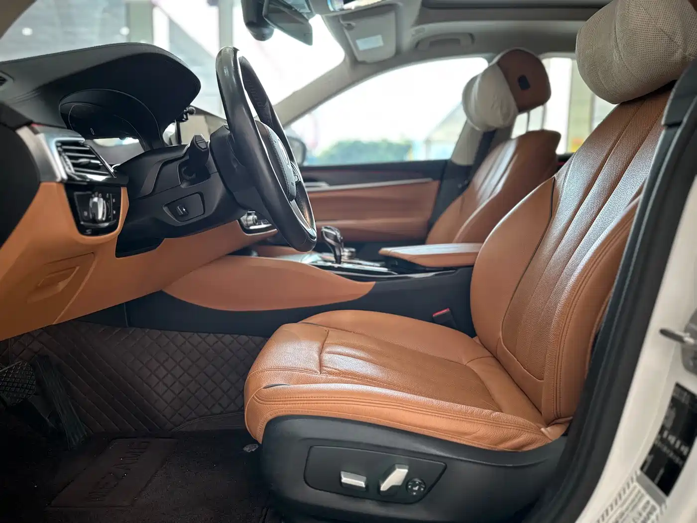 BMW 6 Series GT 2020 630i Luxury Design Package фото 12