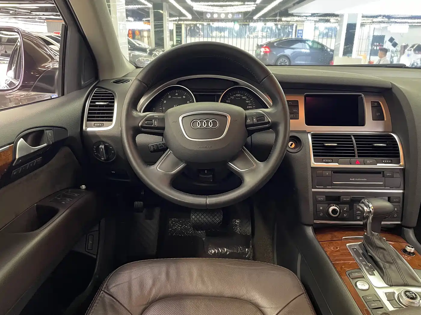 Фото 14 - Audi Q7