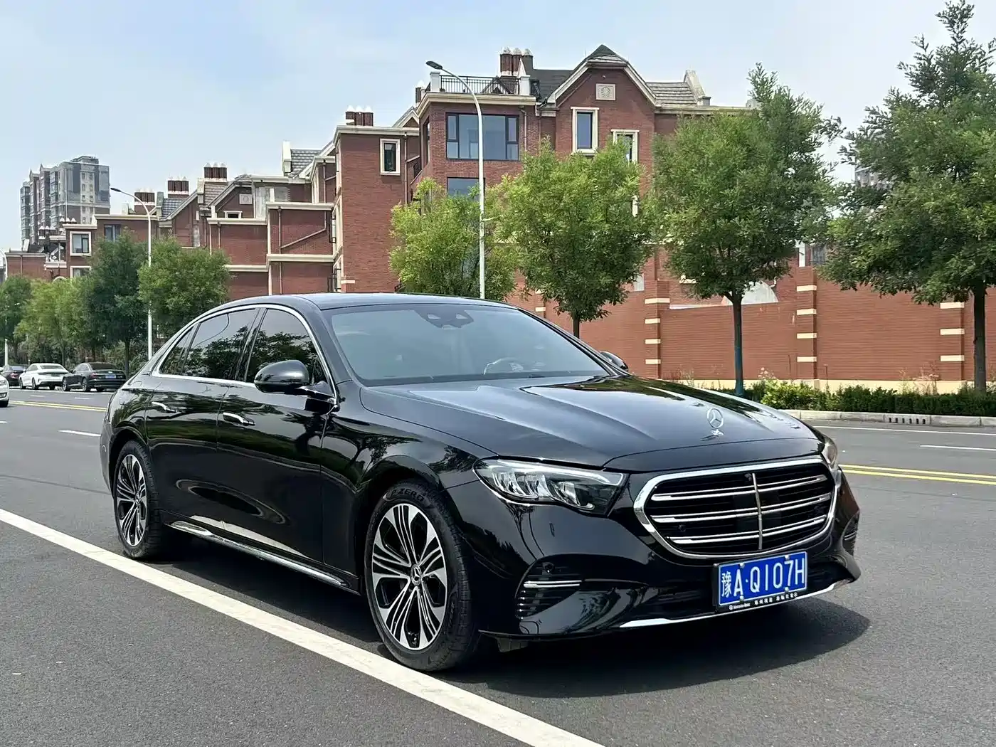 MERCEDES-BENZ E-CLASS