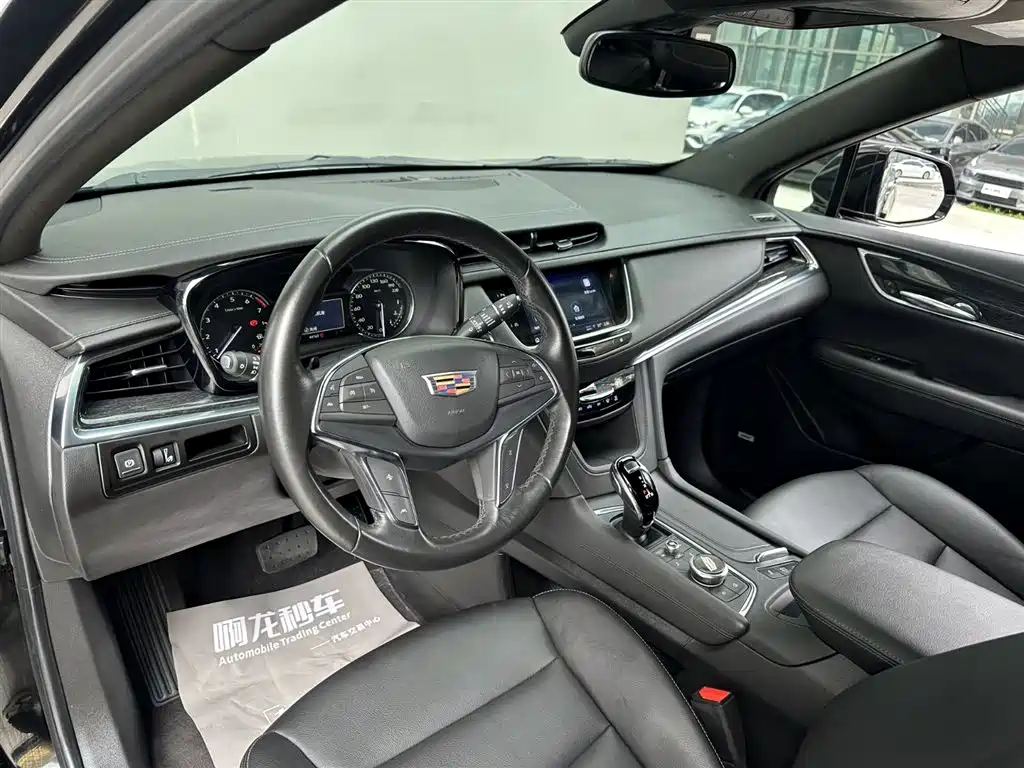 CADILLAC XT5