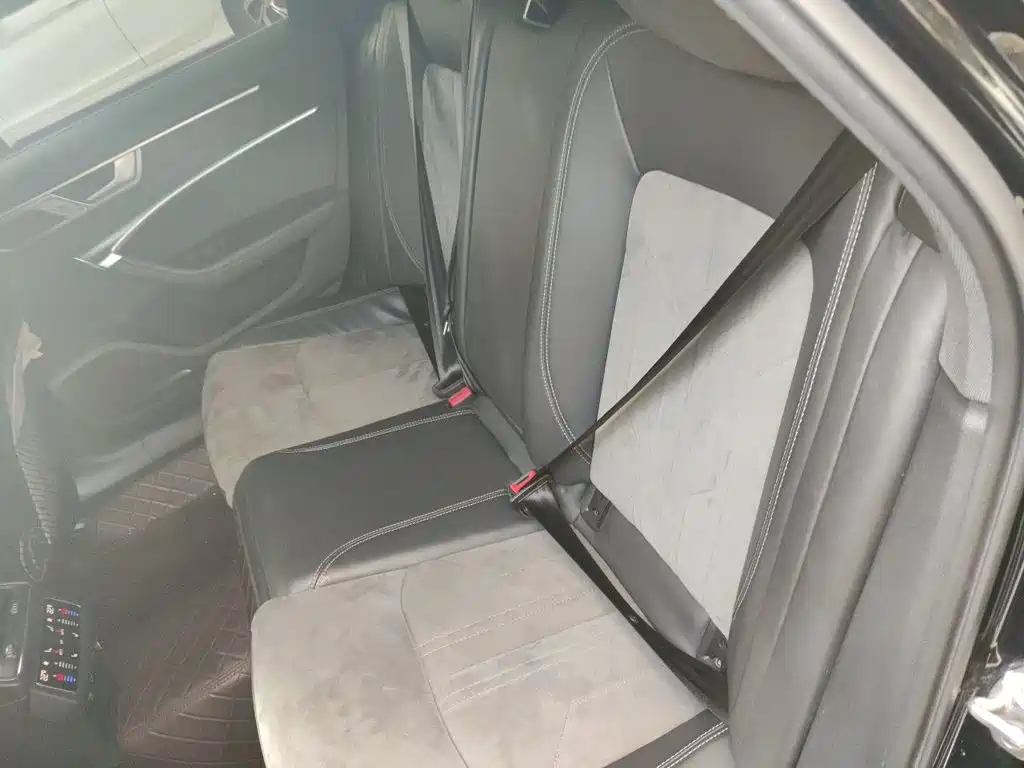 Photo 15 - Audi A6L