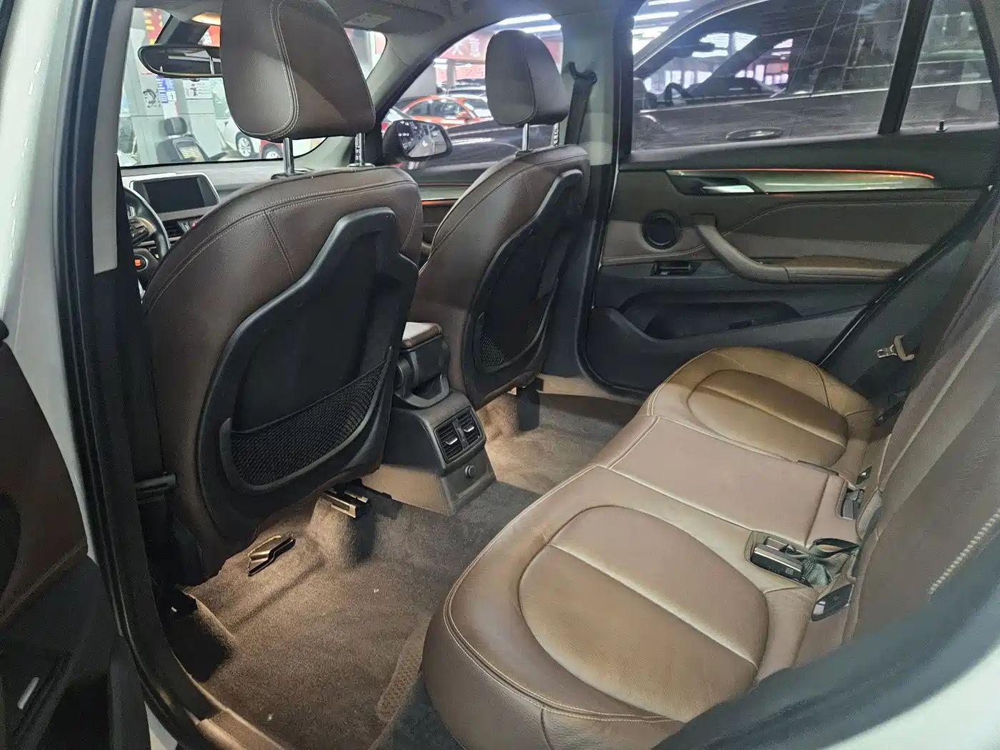 BMW X1 2018 sDrive18Li Premium Model фото 5