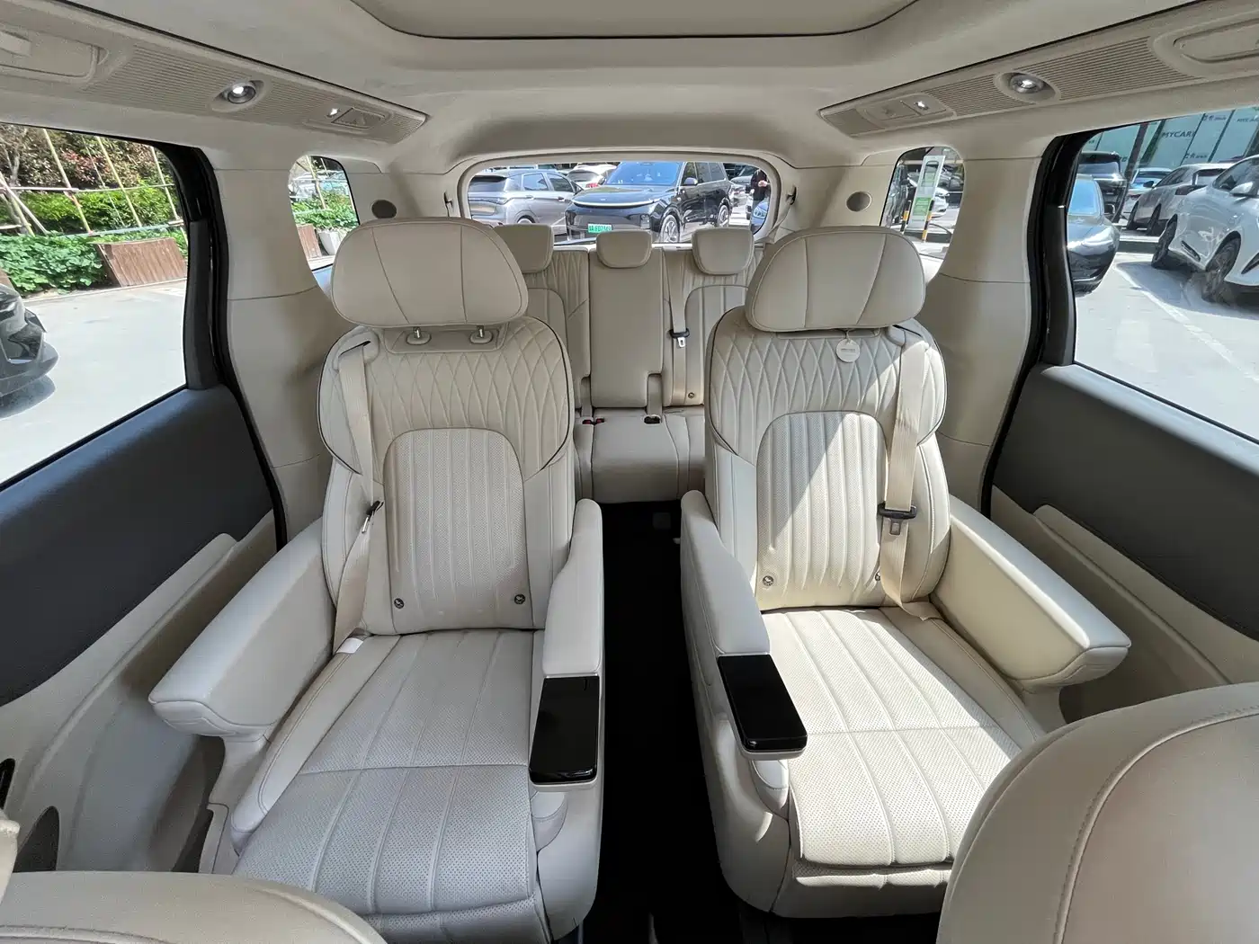 Voyah Auto Voyah Dreamer 2025 PHEV AWD Flagship Kunpeng Edition фото 16