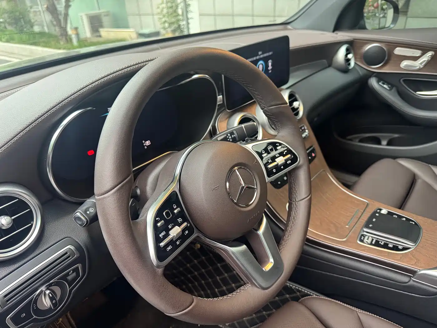 Mercedes-Benz GLC 2022 Facelift GLC 300 L 4MATIC Dynamic Collector's Edition фото 26