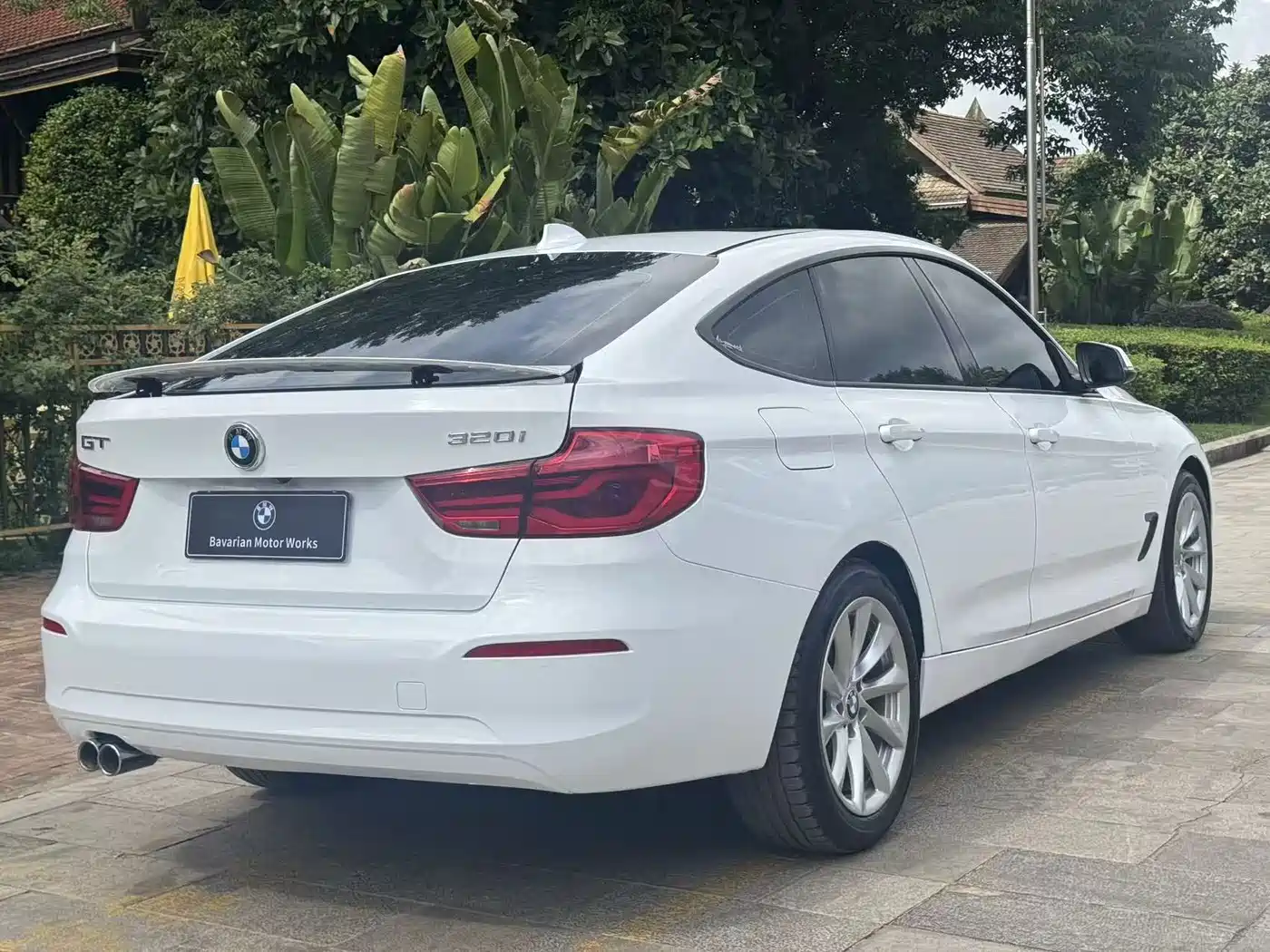 BMW 3 Series GT 2018 320i Fashion фото 5
