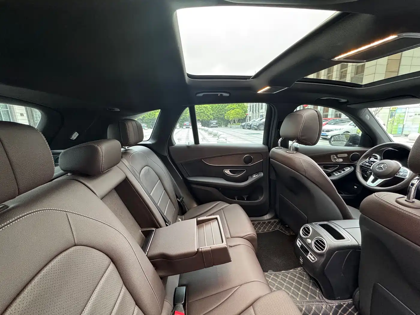 Mercedes-Benz GLC 2022 Facelift GLC 300 L 4MATIC Dynamic Collector's Edition фото 19