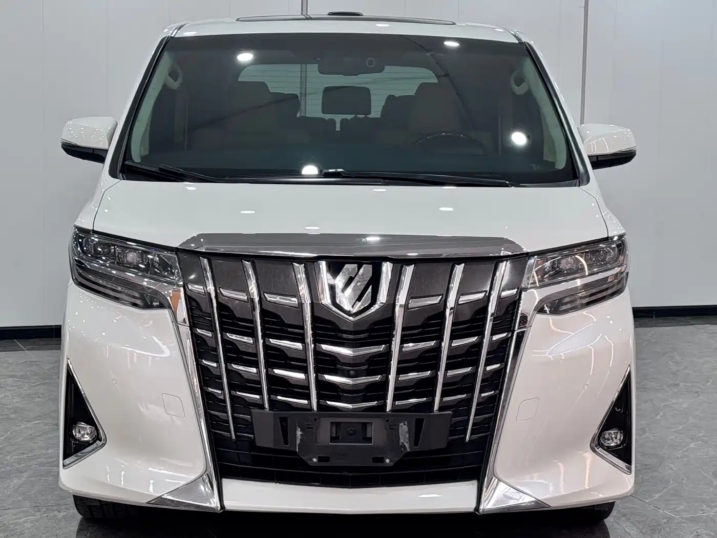 Toyota Alphard 2018 Facelift 3.5L Premium Edition фото 2