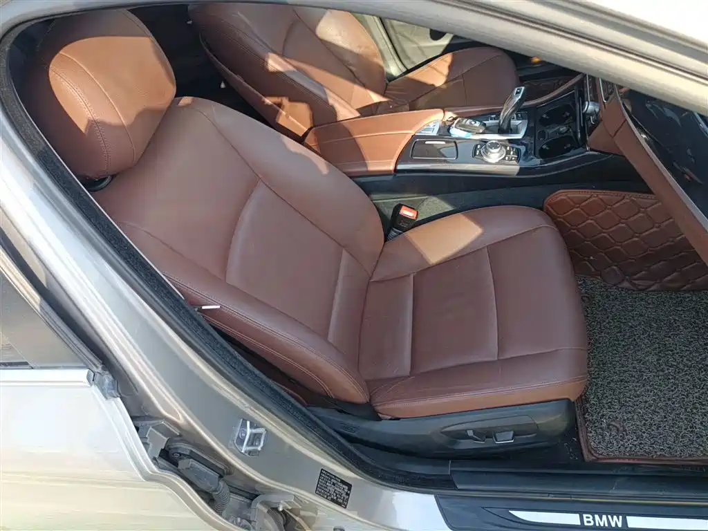 BMW 5 Series 2017 520Li Classic Edition фото 25