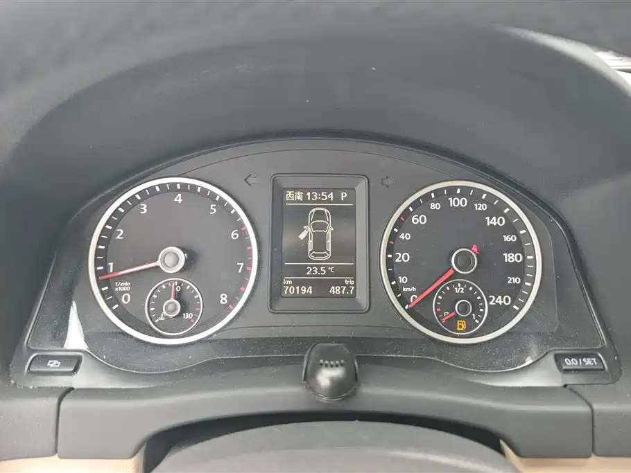 Volkswagen Tiguan 2012 2.0TSI Automatic 4WD Elite Edition фото 14