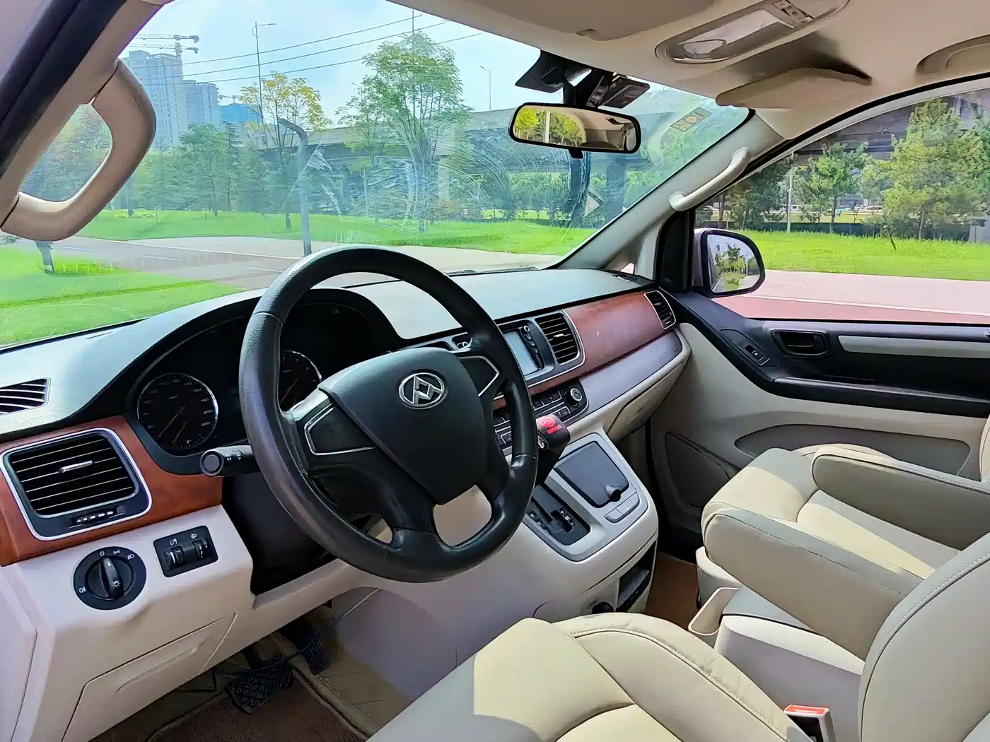 SAIC Maxus Maxus G10 2015 2016 2.0T Automatic Elite