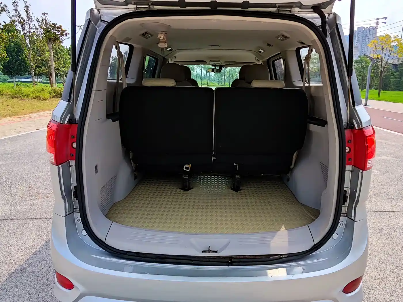 SAIC Maxus Maxus G10 2015 2016 2.0T Automatic Elite