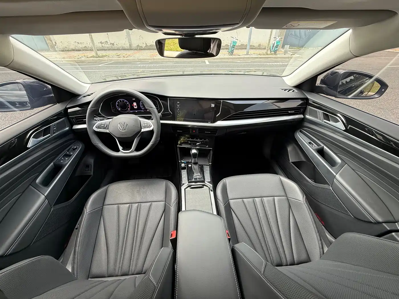 Volkswagen Passat 2024 330TSI Starlight Elite Edition фото 4