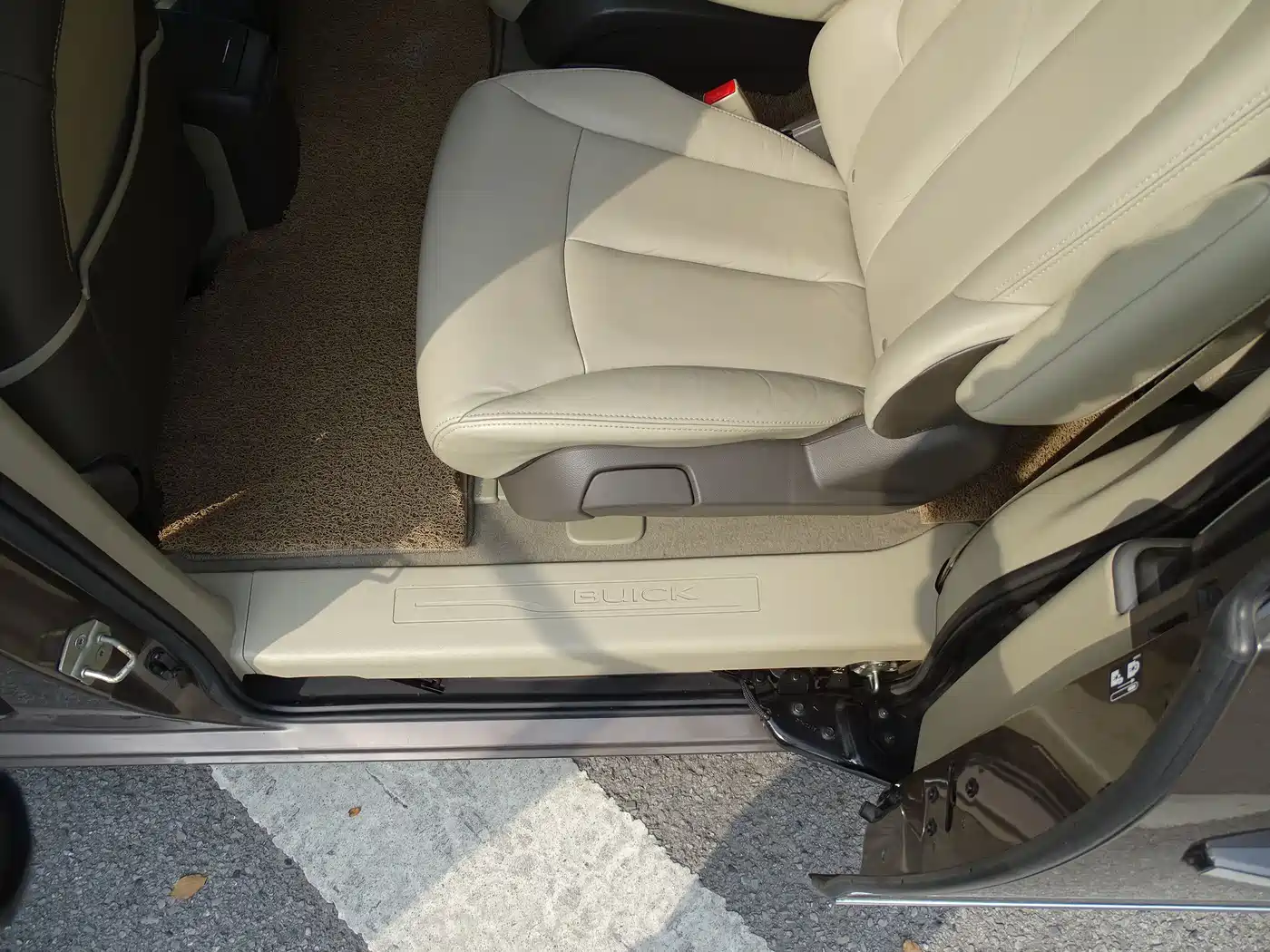 Buick GL8 2011 2011 3.0L XT Luxury Business Flagship