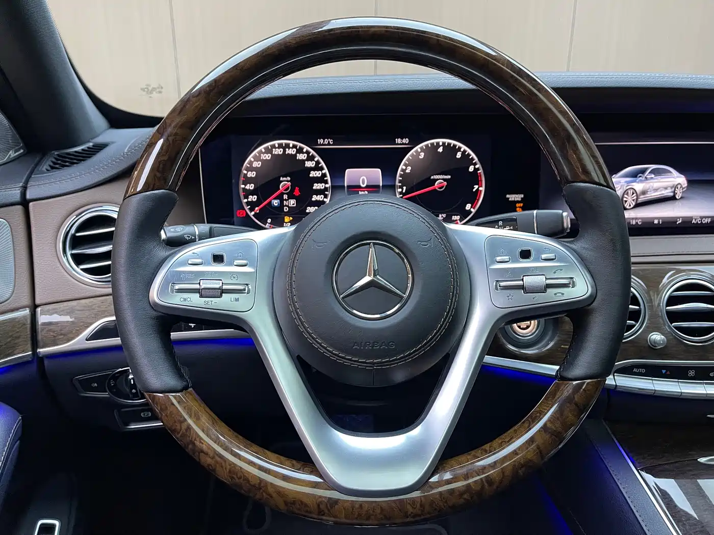 Mercedes-Benz S-Class 2018 S 320 L фото 9