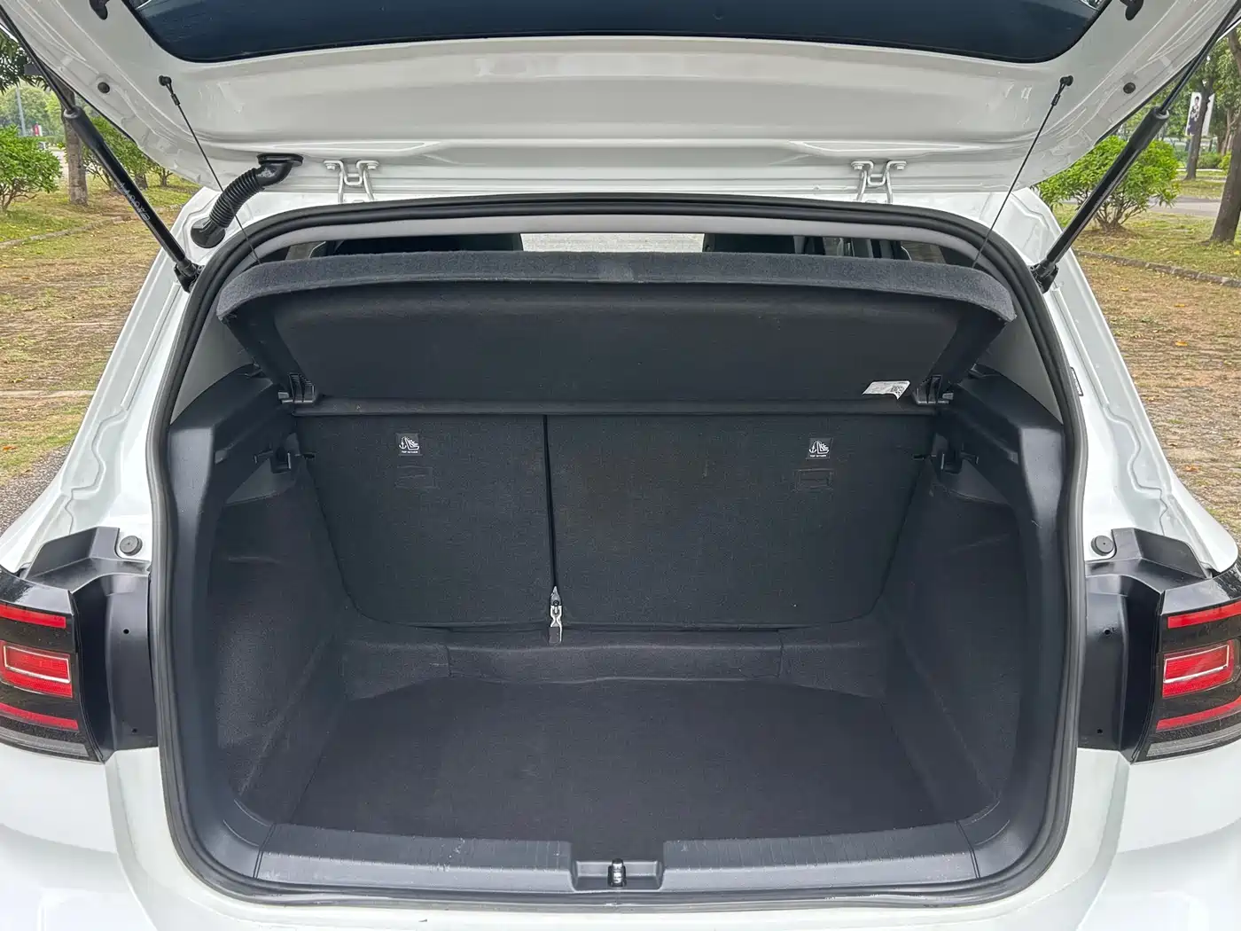 VOLKSWAGEN EXPLORING THE SHADOW