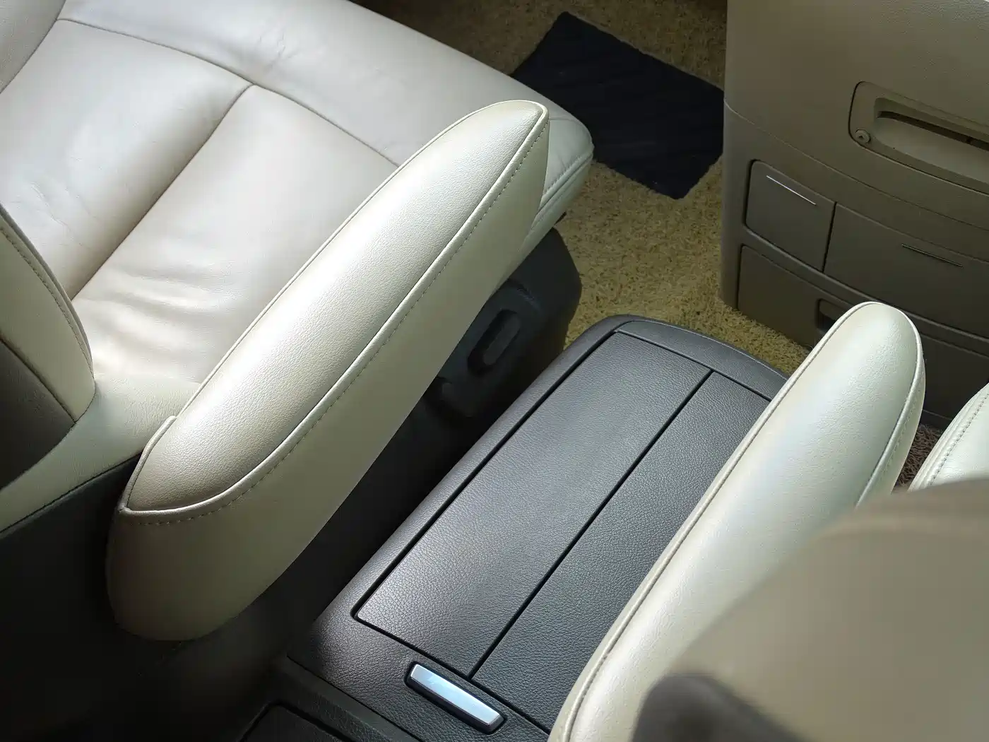 Buick GL8 2011 2011 3.0L XT Luxury Business Flagship