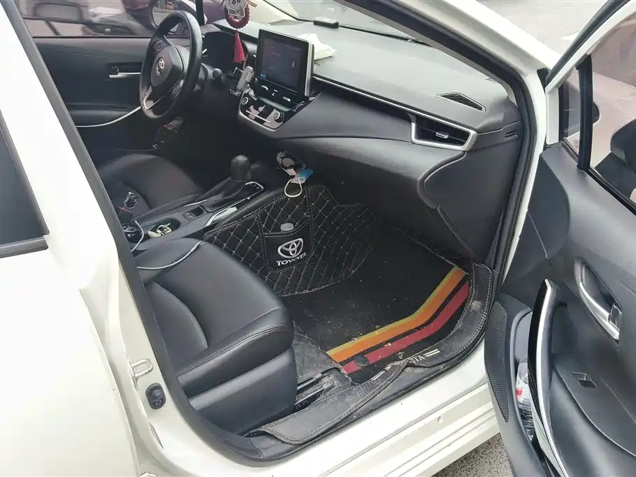 Toyota Corolla 2021 Hybrid 1.8L E-CVT Elite Edition фото 8