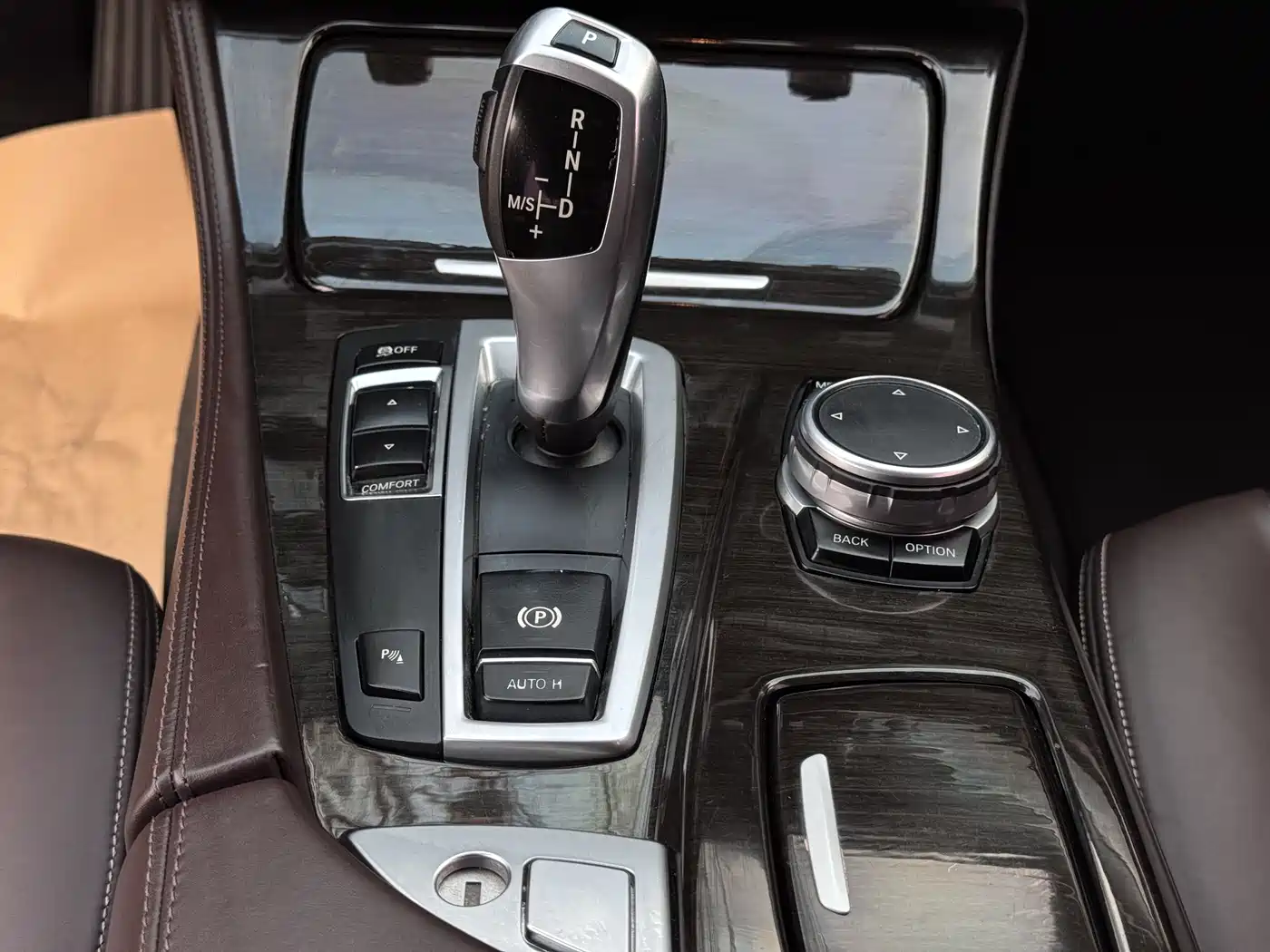 BMW 5 Series 2014 525Li Luxury Design Package фото 5