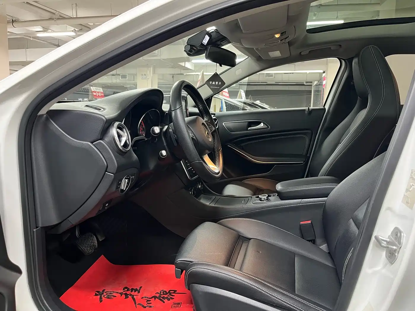 Mercedes-Benz GLA 2016 GLA 200 Dynamic фото 4