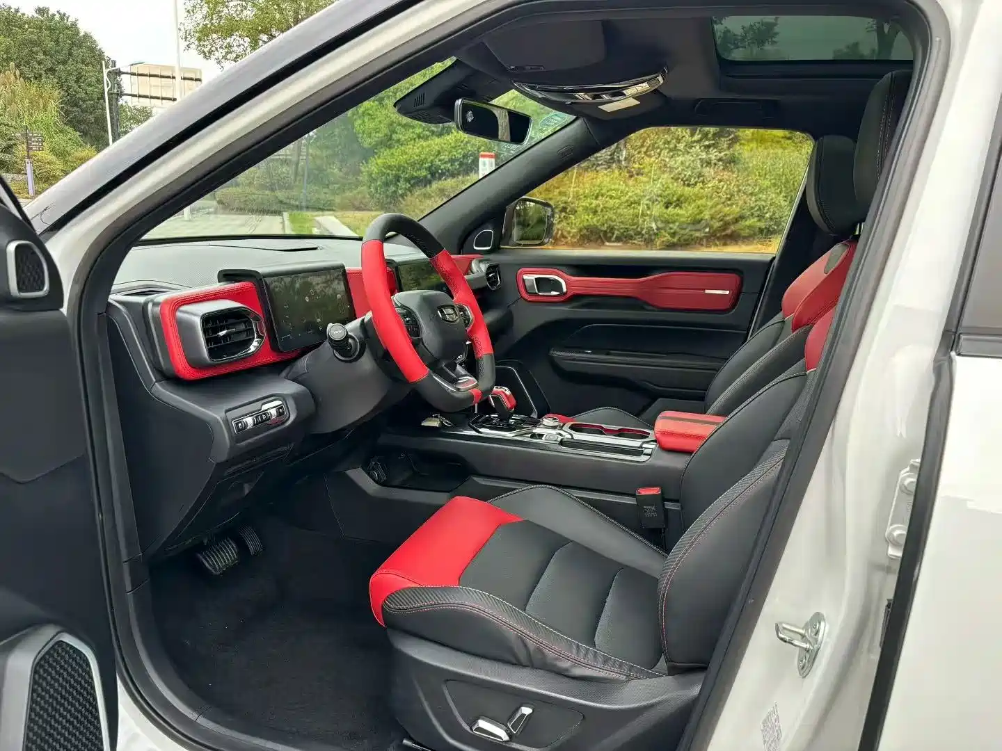 Фото 4 - Geely ICON