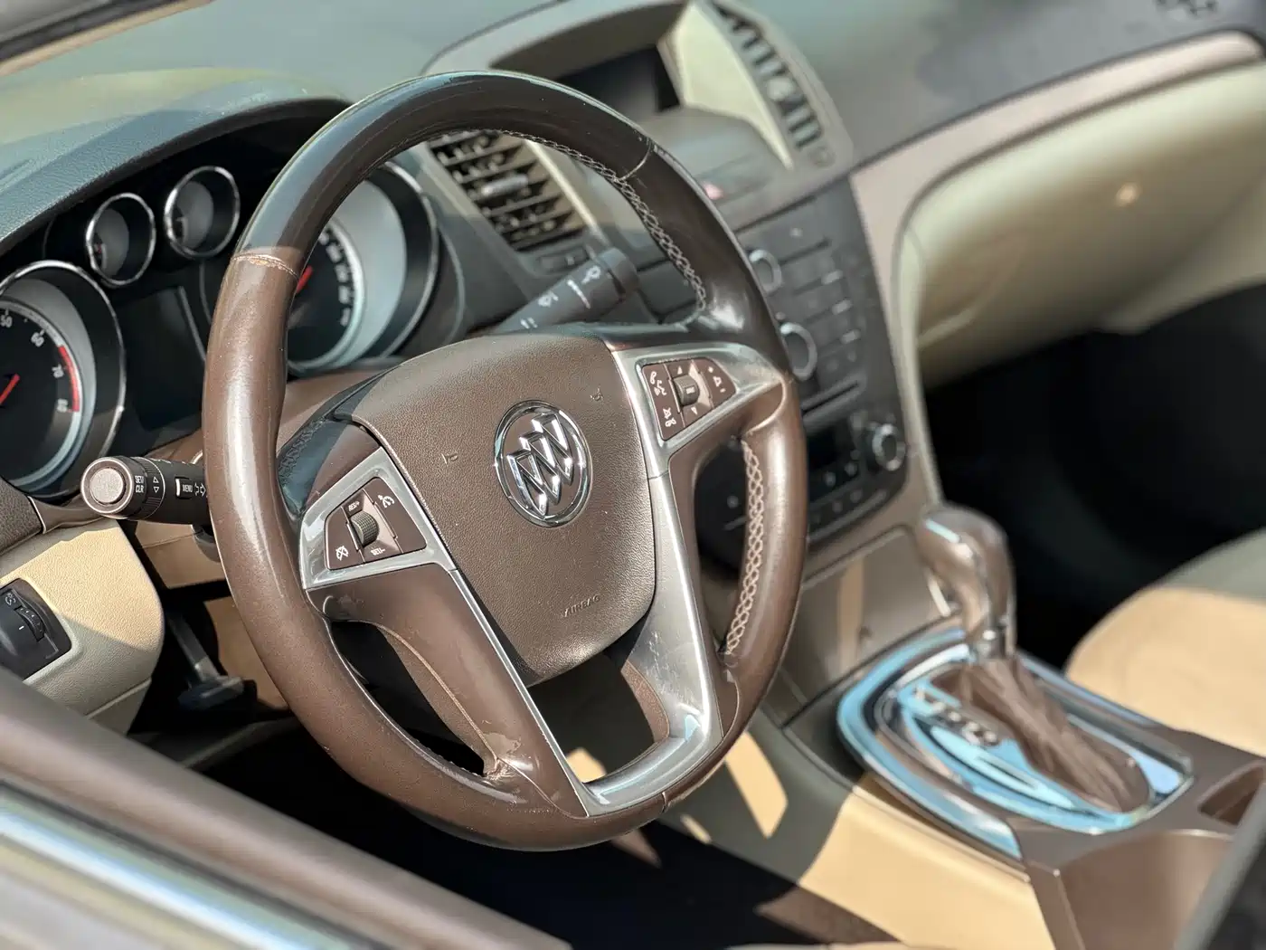 Buick Regal 2010 2.0L Expo Edition фото 21