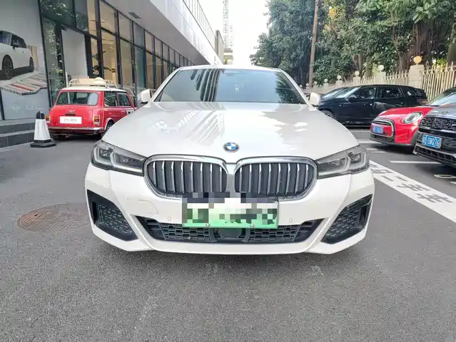 BMW 5 Series New Energy 2022 535Le Pioneer M Sport Package — фото 2