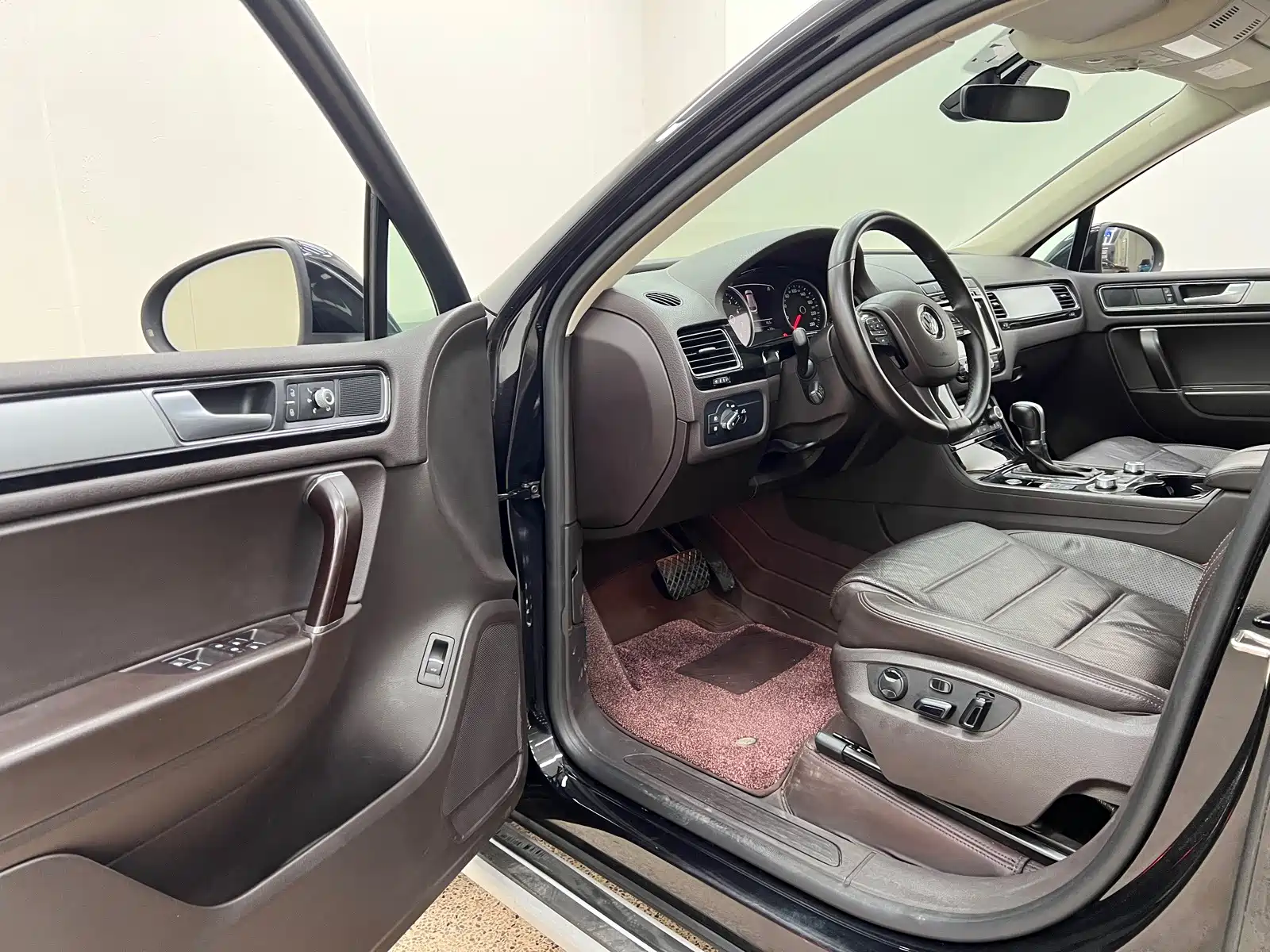 Фото 20 - Volkswagen Touareg