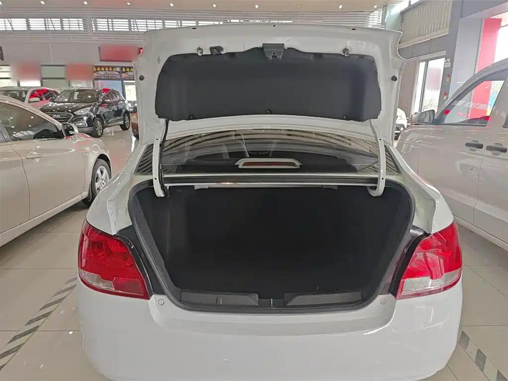 Chevrolet Sail 2015 Sail 3 1.3L AMT Ideal Edition фото 9